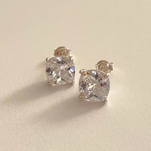925 Sterling Silver Square Zirconia Stud Earrings Minimalist Four-Claw Setting Clear Crystal Hypoallergenic Elegant Women