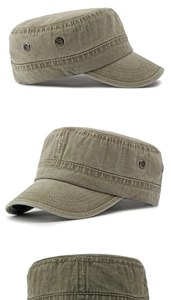 Detalle de gorra militar de algodón lavado con ojales metálicos y costuras reforzadas