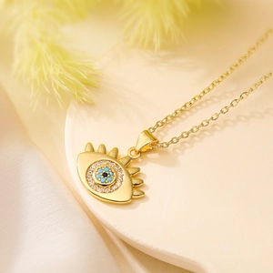 Collana minimalista in rame placcato oro 18K con ciondolo malocchio in zircone su pietra