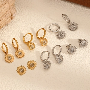 Boucles D'oreilles En Acier Inoxydable Tournesol Cœur Avec Zircone Style De Luxe Léger Couleur Or Argent Pour Femmes