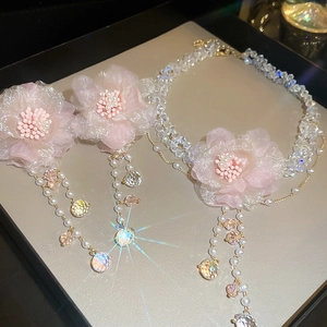 Parure bijoux fleur en dentelle rose avec perles et longs glands en cristal