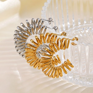 Stainless Steel C Shape Hoop Earrings Spiral Design Linear Exaggerated Geometric Fashion Jewelry For Women 18K Gold Plated