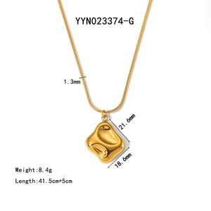 Detail showing 18K gold geometric pendant dimensions and technical specs for necklace