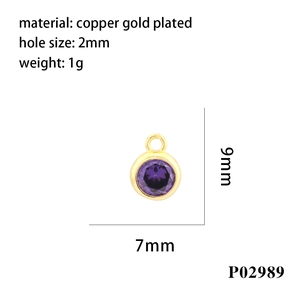 Detail of a purple round zircon pendant with copper gold plated frame and dimensions