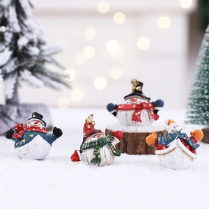 Christmas Snowman Figurines Mini Resin Miniature Desktop Decoration Winter Festive Landscape Ornament Cartoon