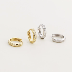 Elegant S925 sterling silver hoop earrings with gold and silver finishes and clover stones