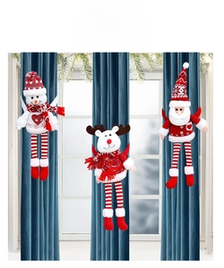 Detailsicht der Vorhanghalter mit Schneemann-, Rentier- und Weihnachtsmann-Motiven im Set