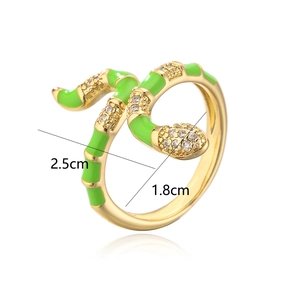 Detailed size chart showing 1.8cm diameter and 2.5cm height of the gold snake ring