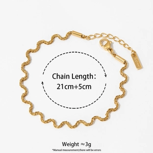 Macro shot of gold stainless steel twist chain bracelet with 21cm+5cm size specs