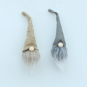 Gnomi natalizi da appendere con cappelli in maglia con paillettes oro e grigio e barbe