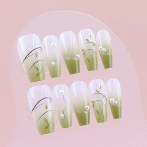 Faux ongles dégradé vert style chinois avec motifs feuilles et petites perles