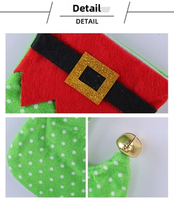 Détail de chaussette de Noël lutin avec boucle de ceinture et motif à pois