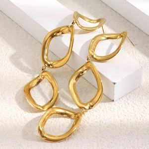 Minimalist 18K gold plated stainless steel earrings with three linked rhombus rings
