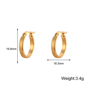 Polished 20mm gold plated stainless steel hoop earrings with elegant diagonal stripes