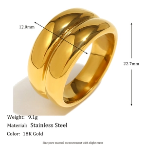 Vue détaillée de la bague double couche en acier plaqué or 18 carats, largeur 12mm
