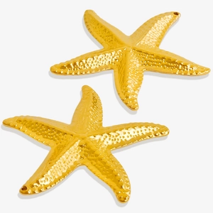 Detailed view of two gold textured starfish pendants made of 304 stainless steel for DIY