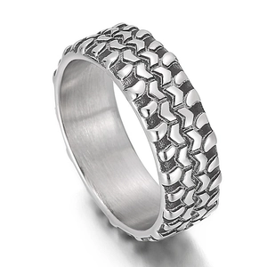 Herrenring aus Edelstahl in Silber mit industriellem Reifenprofil und gebürstetem Finish