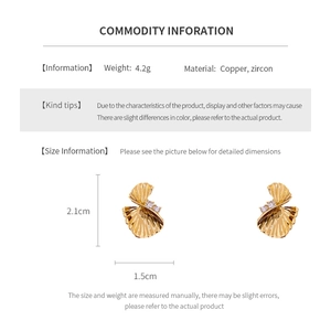 Detailed technical info of gold twisted fan earrings with zircon, size 2.1cm x 1.5cm