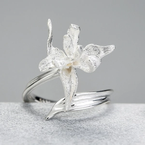 Handcrafted S925 sterling silver iris flower ring with elegant brushed matte petals