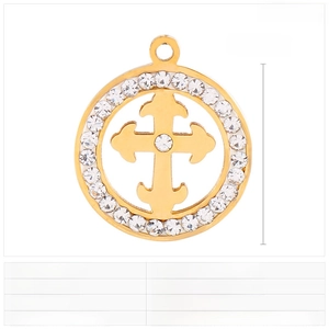 Détail du pendentif rond en acier doré de 20mm avec croix évidée et strass brillants