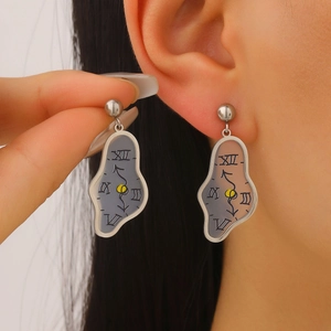 Pendientes de Botón de Reloj de Fusión Surrealista para Mujer Acero Inoxidable 304 Estilo Dalí Números Romanos Joyería Artística Creativa Regalo
