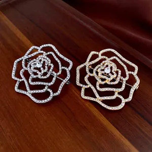 Broche Fleur De Rose Creuse Alliage Strass Incrusté Vintage Luxe Mode Bijoux Accessoires Pour Femmes
