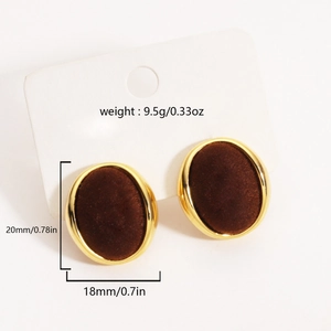 Retro oval 18K gold-plated earrings with brown flocking and size measurements