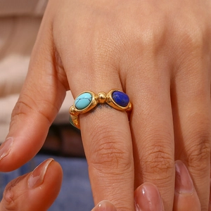 Anello in acciaio inossidabile dorato con quattro pietre naturali di turchese e lapislazzuli
