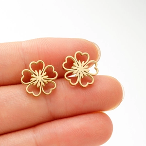 Boucles d'oreilles fleurs rétro en acier inoxydable doré avec pétales en forme de cœur