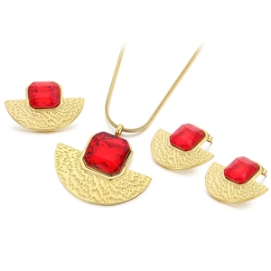 Set gioielli vintage placcato oro 18K con collana a ventaglio e cristalli rossi quadrati