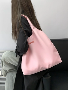 Pink minimalist large capacity tote bag with red simplicity print for travel and shopping