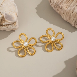 Boucles d'oreilles fleurs en acier inoxydable plaqué or 18 carats avec perles blanches