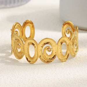 Bracelet Jonc Ouvert En Acier Inoxydable Plaqué Or 18K Spirale Creuse Pour Femmes Géométrique Texture Martelée Mode