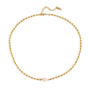 Elegant 18K gold plated stainless steel necklace featuring a single white freshwater pearl