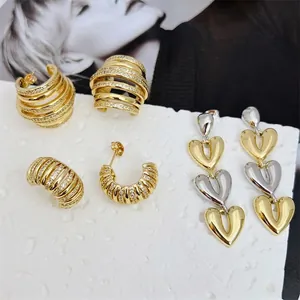 Boucles d'oreilles Clous en Cuivre Plaqué Or 18K avec Zirconia Multicouche Cœur Créoles en Forme de C Bijoux Mode Femme