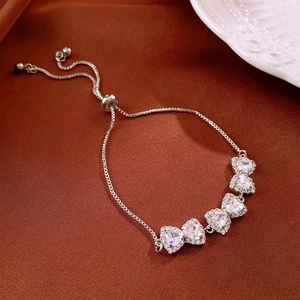Sparkling silver bracelet with heart-shaped cubic zirconia and adjustable pull-cord closure