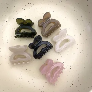 Lot de six pinces à cheveux papillon colorées en résine acrylique pour coiffure