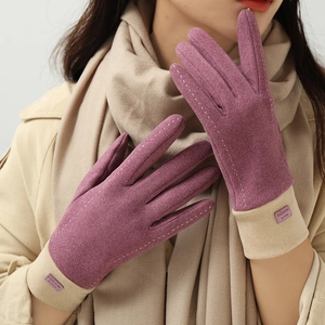 Women's warm winter fleece gloves in purple with touchscreen design and chic faux suede finish