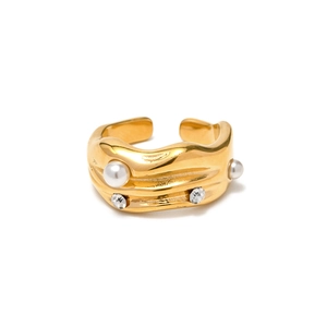 18k gold plated stainless steel C-shape ring with pearl and rhinestone inlay details