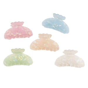Lot de 5 pinces à cheveux PVC colorées avec texture nacrée et bords ondulés
