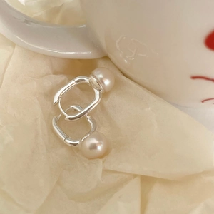 Minimalist S925 sterling silver hoop earrings with natural freshwater pearls for women