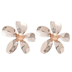 Metallic five-petal flower stud earrings with center pearl in rose gold finish