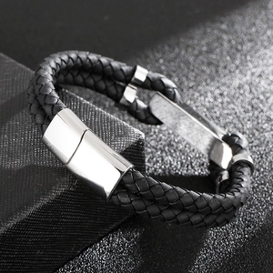 Bracelet pour homme en cuir tressé noir double couche avec fermoir en acier inoxydable argenté