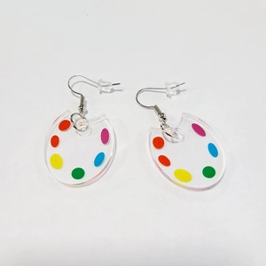 Boucles d'oreilles palette en acrylique avec taches colorées et crochets argentés