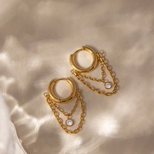 Orecchini a cerchio in acciaio inossidabile placcato oro 18K con catene e zirconi tondi