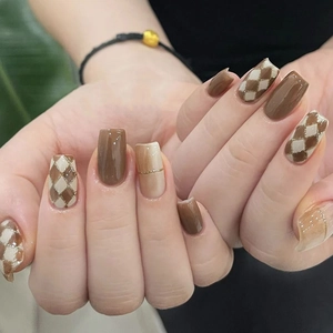 Glossy Caramel Brown Press On Nails Checkboard Pattern Square Short Artificial Fingernails Fashion