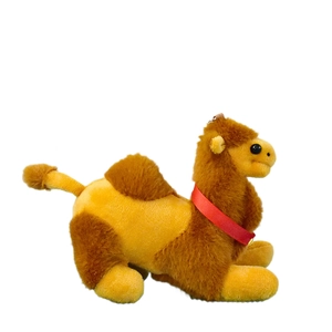 Peluche di cammello del deserto simulato con nastro rosso e campanello per borsa