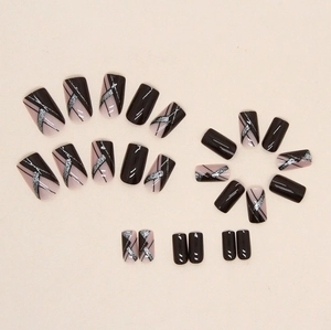 24pcs press-on nails featuring black glossy finish and silver glitter geometric lines