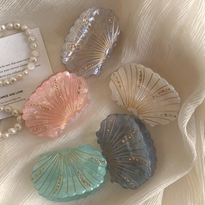 Lot de 5 pinces à cheveux en acétate en forme de coquillage avec strass dorés