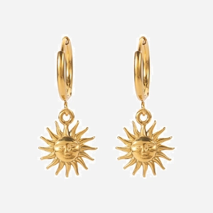 French Vintage Stainless Steel Sun Face Hoop Earrings 18K Gold Plated Celestial Sunburst Pendant Earrings For Women Jewelry